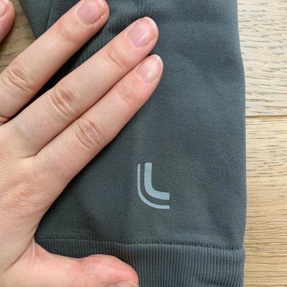 Lolë grey compression capri leggings - Picture 3 of 5